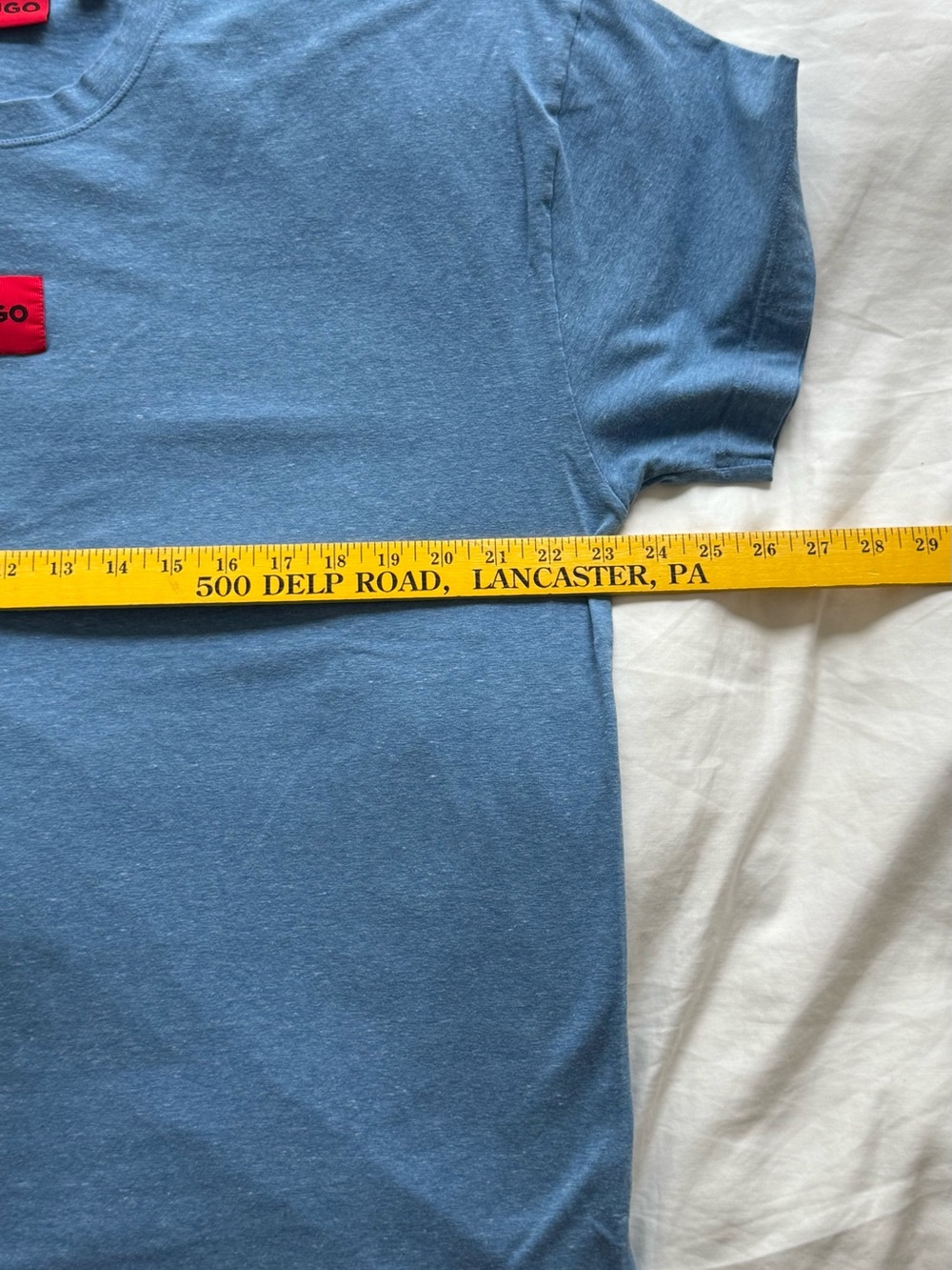 HUGO Light Blue Short-Sleeve Crewneck Tee with Red Logo Patch - Picture 10 of 10